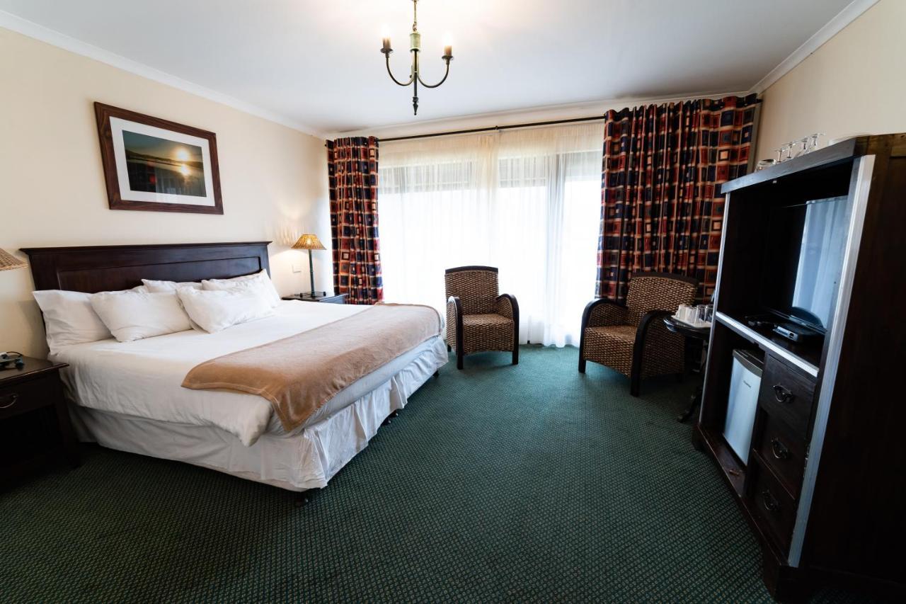 Gooderson Drakensberg Gardens Golf & Spa Resort Esterno foto