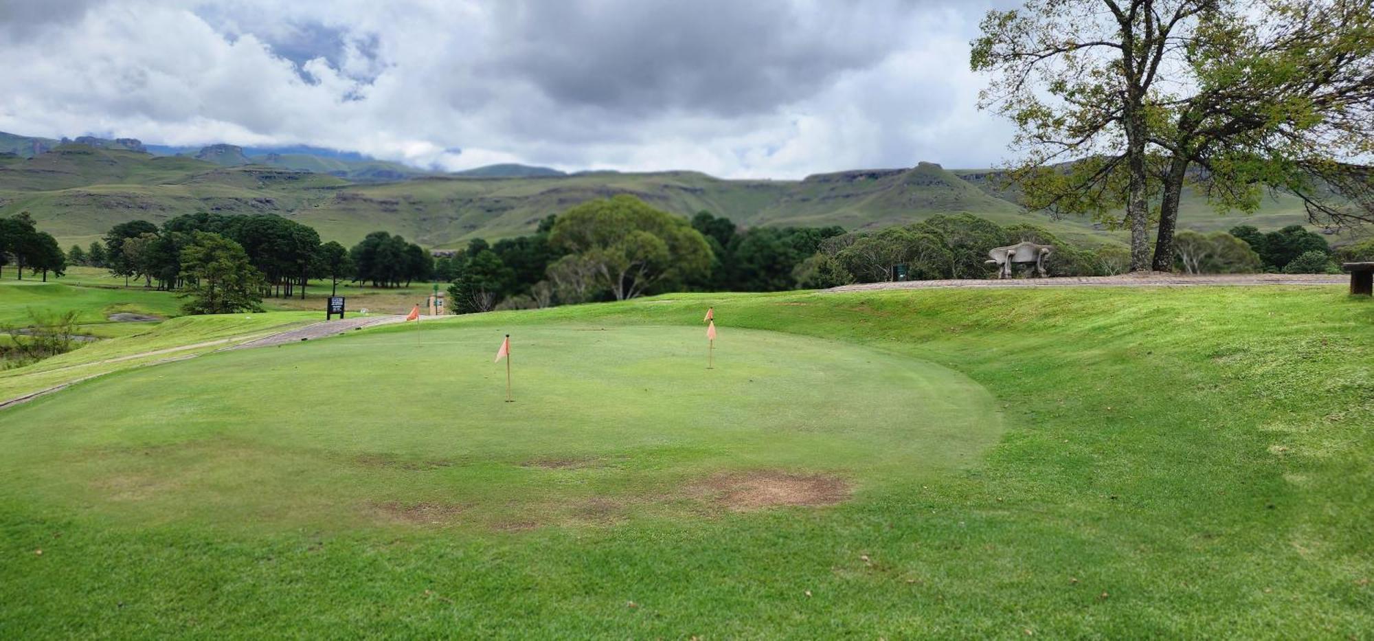 Gooderson Drakensberg Gardens Golf & Spa Resort Esterno foto