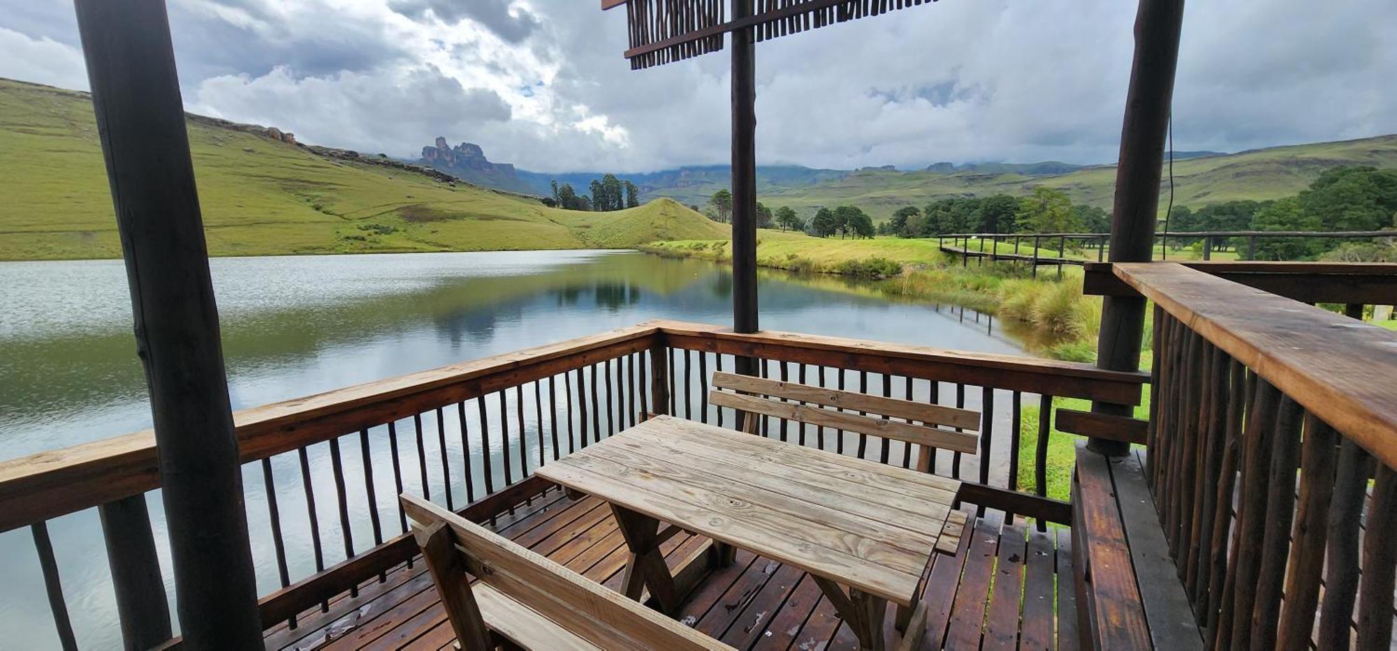 Gooderson Drakensberg Gardens Golf & Spa Resort Esterno foto