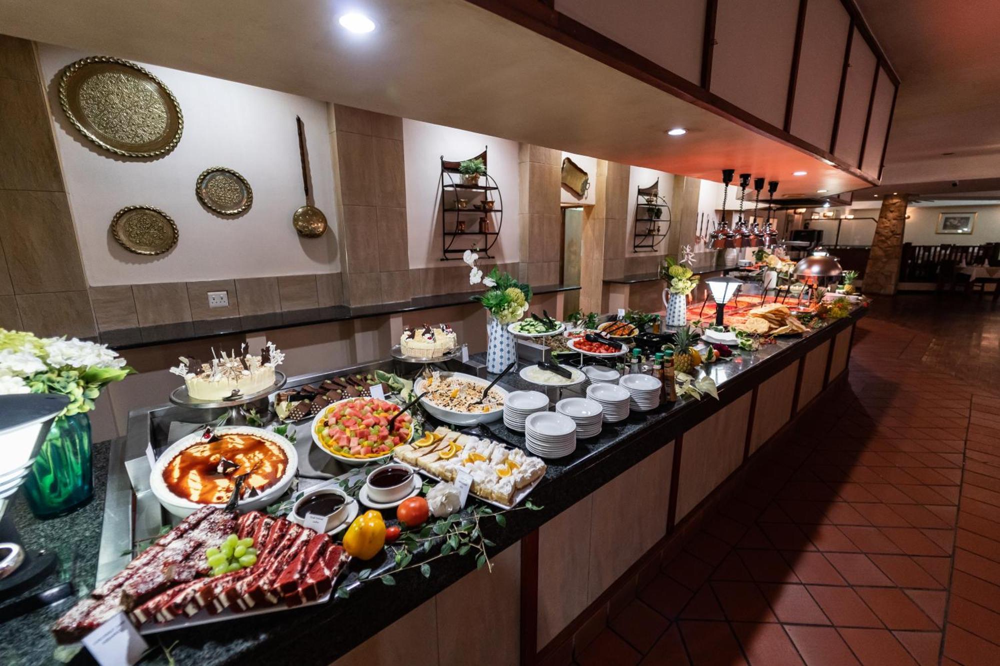 Gooderson Drakensberg Gardens Golf & Spa Resort Esterno foto